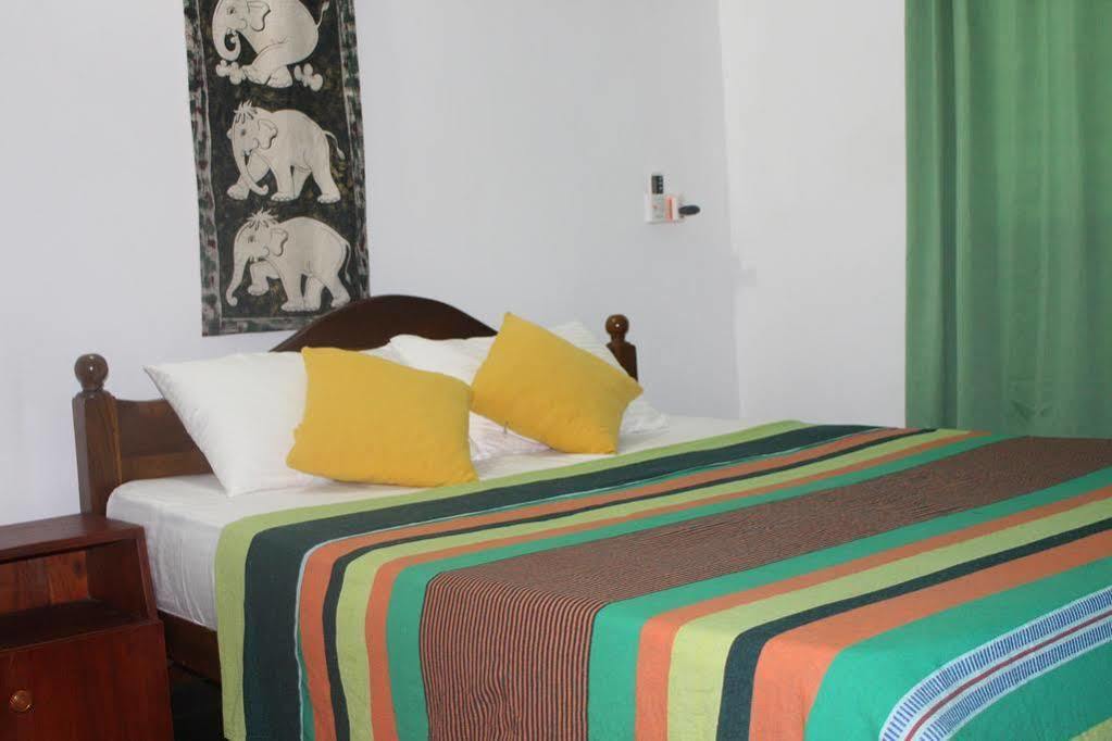 Alex Home Stay Kandy Exterior foto